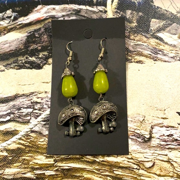 Gypsy style mushroom earrings - Picture 1 of 1